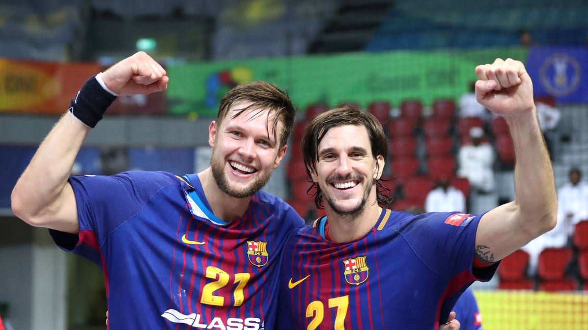 Materiały prasowe / IHF / Na zdjęciu: zawodnicy FC Barcelona Lassa - Kamil Syprzak (z lewej) i Viran Morros (z prawej)
