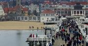 Ferie w cieniu koronawirusa. Tłumy w Zakopanem i na molo w Sopocie