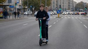 Co grozi za niezgodną z przepisami jazdę na hulajnodze elektrycznej?