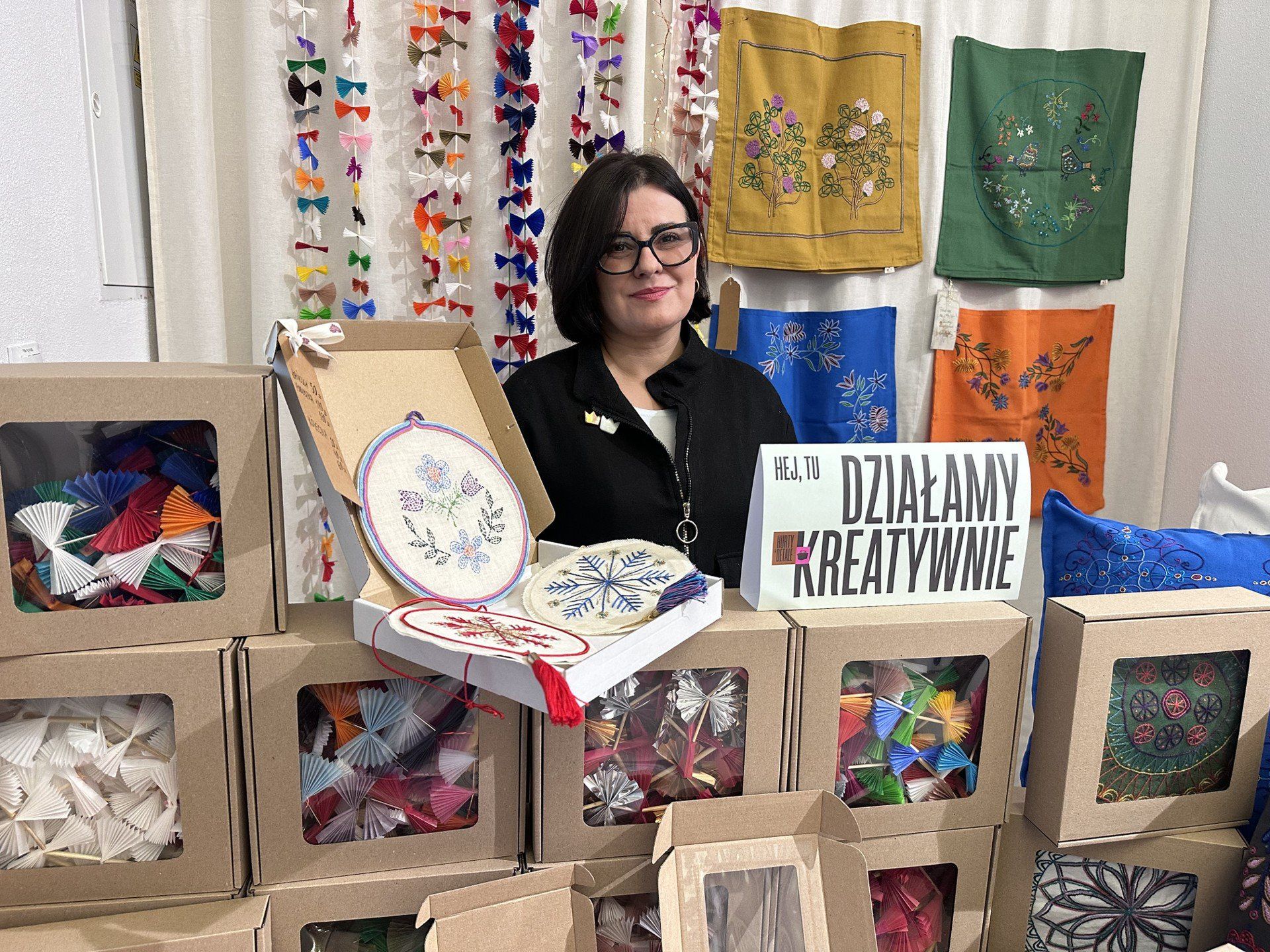 Nie brakowało ludowych ozdób świątecznych, ale też bardziej praktycznych - ściereczek.