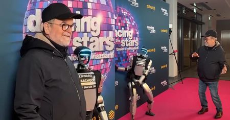 Edward Miszczak pląsa na ściance "TzG" z... robotem. Ale wywijali!