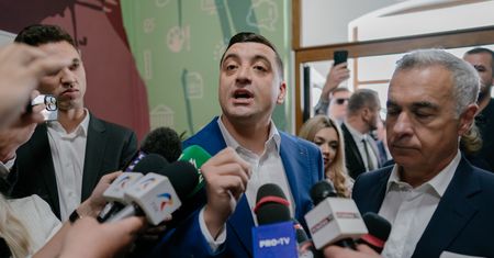 Rumunia wybrała. Morawiecki pociesza przegranego. "Masz moje zaufanie"