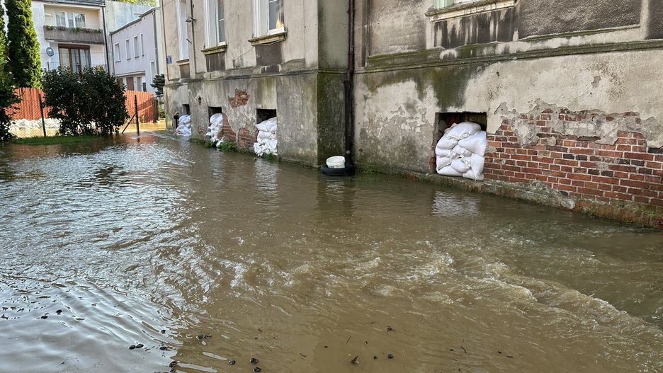 17.09.2024. SZPROTAWA RZEKA BOBR POWODZ ZYWIOL POWODZ W SZPROTAWIE 
 FOT. MARIUSZ KAPALA / GAZETA LUBUSKA / POLSKA PRESS