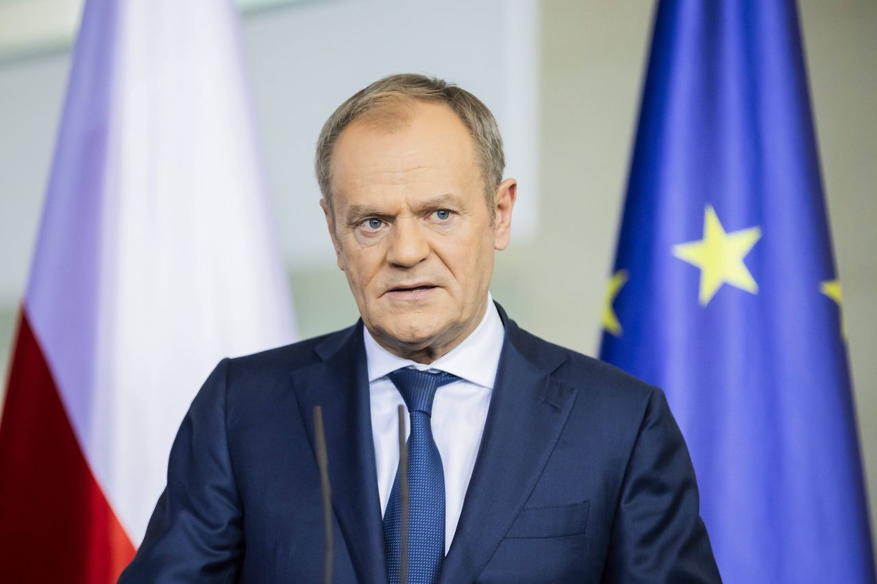 Tusk "czyści" Polskę z PiS? Światowe media komentują