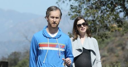 Anne Hathaway urodziła!