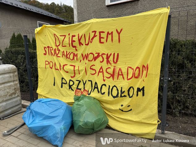 W Bardzie od miesiąca pomaga wielu żołnierzy i strażaków