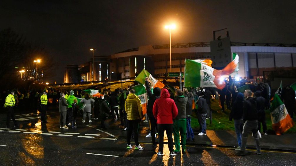Zdjęcie okładkowe artykułu: Getty Images / Rob Casey/SNS Group / Na zdjęciu: kibice Celticu Glasgow