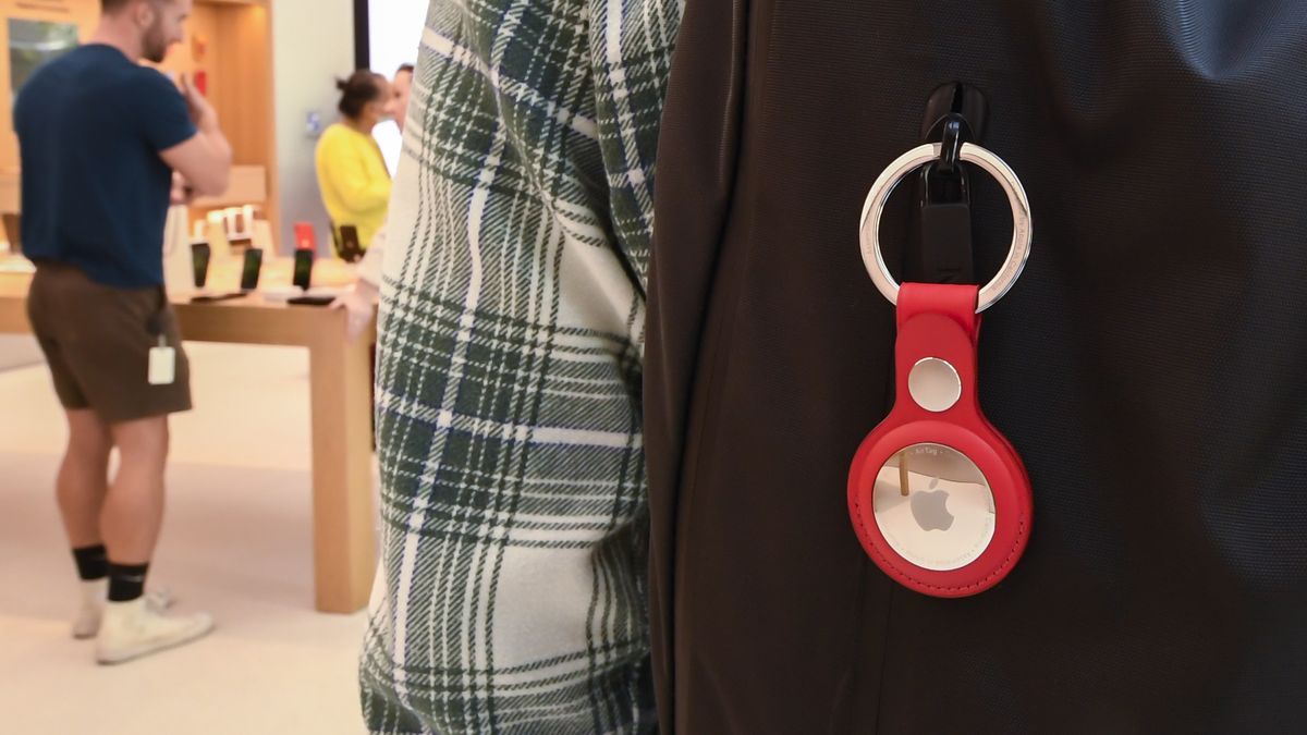 SYDNEY, AUSTRALIA - APRIL 30: A key ring containing an AirTag attached to a rucksack inside the Apple Store George Street on April 30, 2021 in Sydney, Australia. Apple's latest accessory, the AirTag is a small device that helps people keep track of belongings, using Apple's Find My network to locate lost items like keys, wallet, or a bag. (Photo by James D. Morgan/Getty Images)