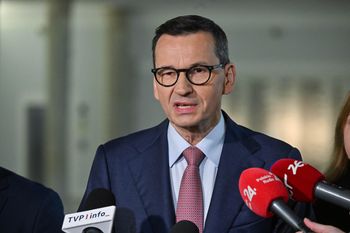 Morawiecki mocno uderza w PiS. "Sfinansuje to kasjerka z Biedronki"