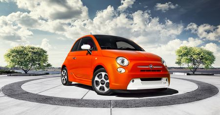 Fiat traci na każdym sprzedanym egzemplarzu 500e