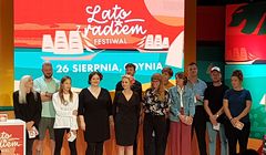 Polskie Radio uwspółcześniło hymn „Lata z radiem” (nagranie)