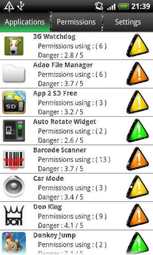PermissionDog - widok listy aplikacji z oznaczeniami niebezpieczeństwa