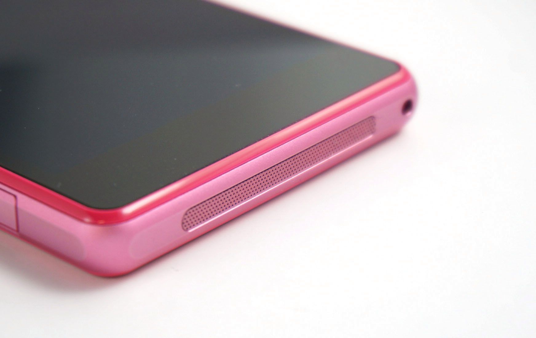 Jakość wykonania i ergonomia Sony Xperia Z1 Compact. Co jest dobre, a co nie 9