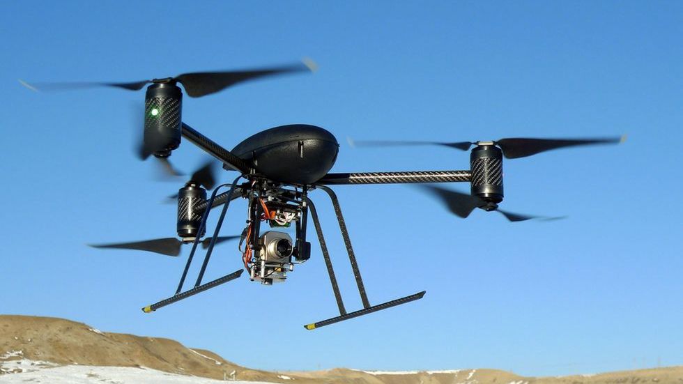 Niezidentyfikowane drony nad Paryżem. Francuzi mają plan, jak walczyć z intruzami 1