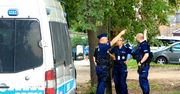 Pasłęk: Nożownik zaatakował nastolatków. Jeden z chłopców walczy o życie