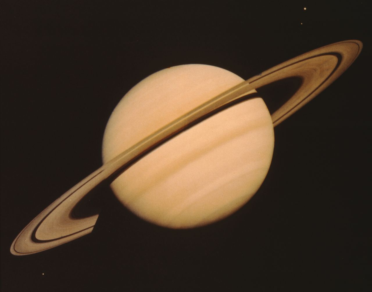 Saturn będzie dziś wyjątkowo jasny. Koniecznie spójrz w niebo
