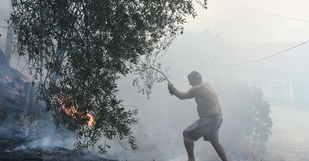 Gwałtowne pożary w Grecji. "To wygląda jak dzień Sądu Ostatecznego"