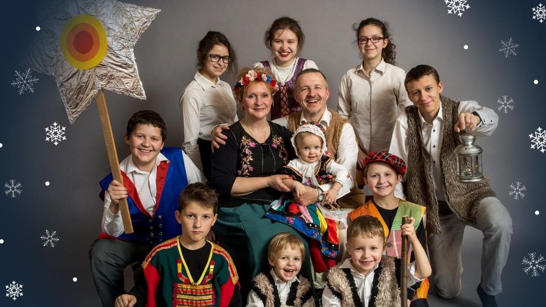 Wigilijny stół u państwa Wardaków jest duży. Musi się przy nim zmieścić dziesięcioro dzieci i rodzina