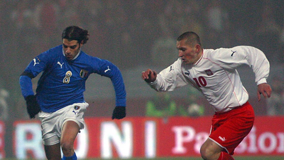 Mariusz Lewandowski podczas meczu Polska - Włochy (3:1) w 2003 roku