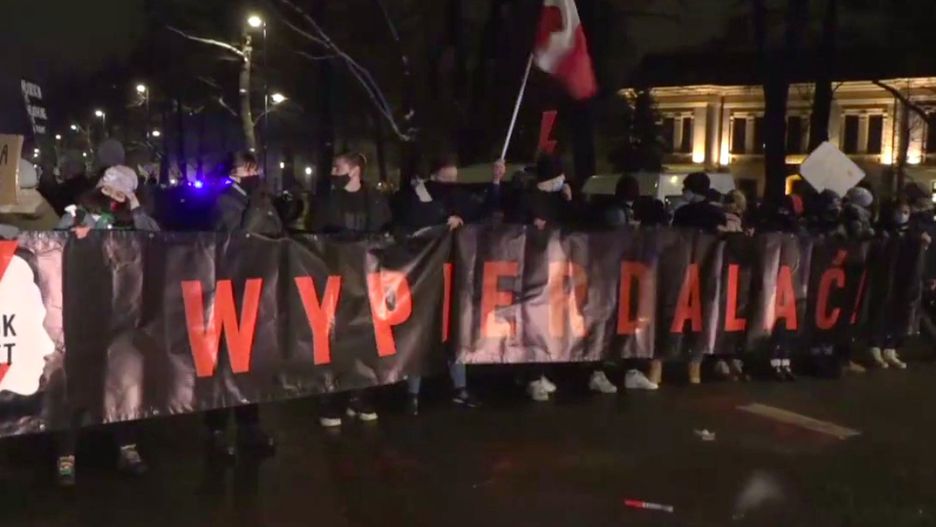 Warszawa. Znów gorąco na ulicach stolicy. Ale nie tylko, bo demonstracje odbywały się w wielu miastach