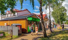 Żabka wychodzi w plener. Otwiera na wakacje ponad 100 nowych sklepów