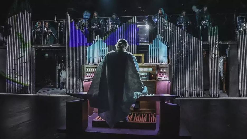 Scena ze spektaklu &#34;Solaris&#34; - najnowszej premiery we wrocławskim Teatrze Polskim