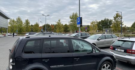 Fałszywe maile o dopłacie za parking. Jak nie dać się okraść?