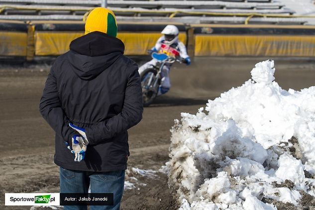 Na ostrowskim torze jeszcze niedawno zalegał śnieg. Teraz jest już znacznie lepiej, ale gotowego toru nie ma najbliższy rywal Litex MDM Polcopper Ostrovia.