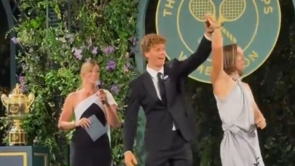 Twitter / iga archive / taniec Jannika Sinnera i Igi Świątek na balu mistrzów Wimbledonu