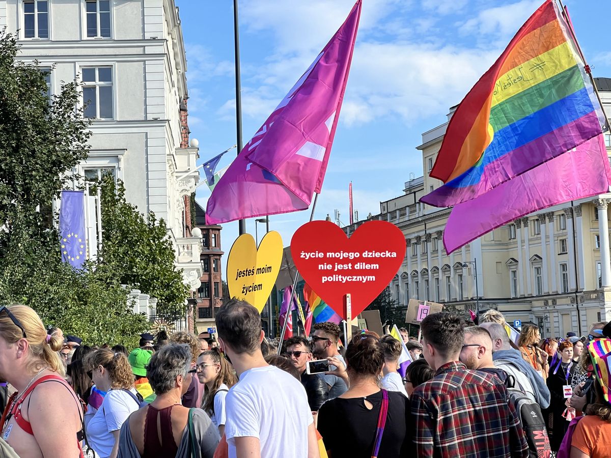 Wrocław. Kilka tysięcy osób na Marszu Równości. "Homofobus" nie zakłócił radosnej parady