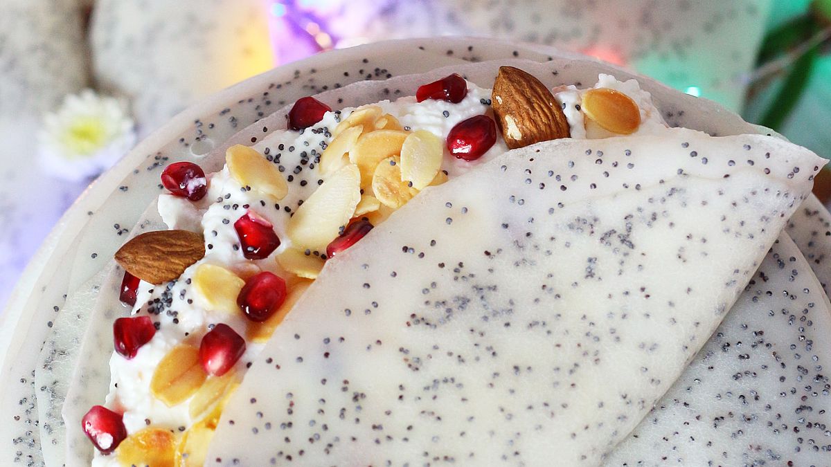 Naleśniki z makiem i twarożkiem migdałowym 