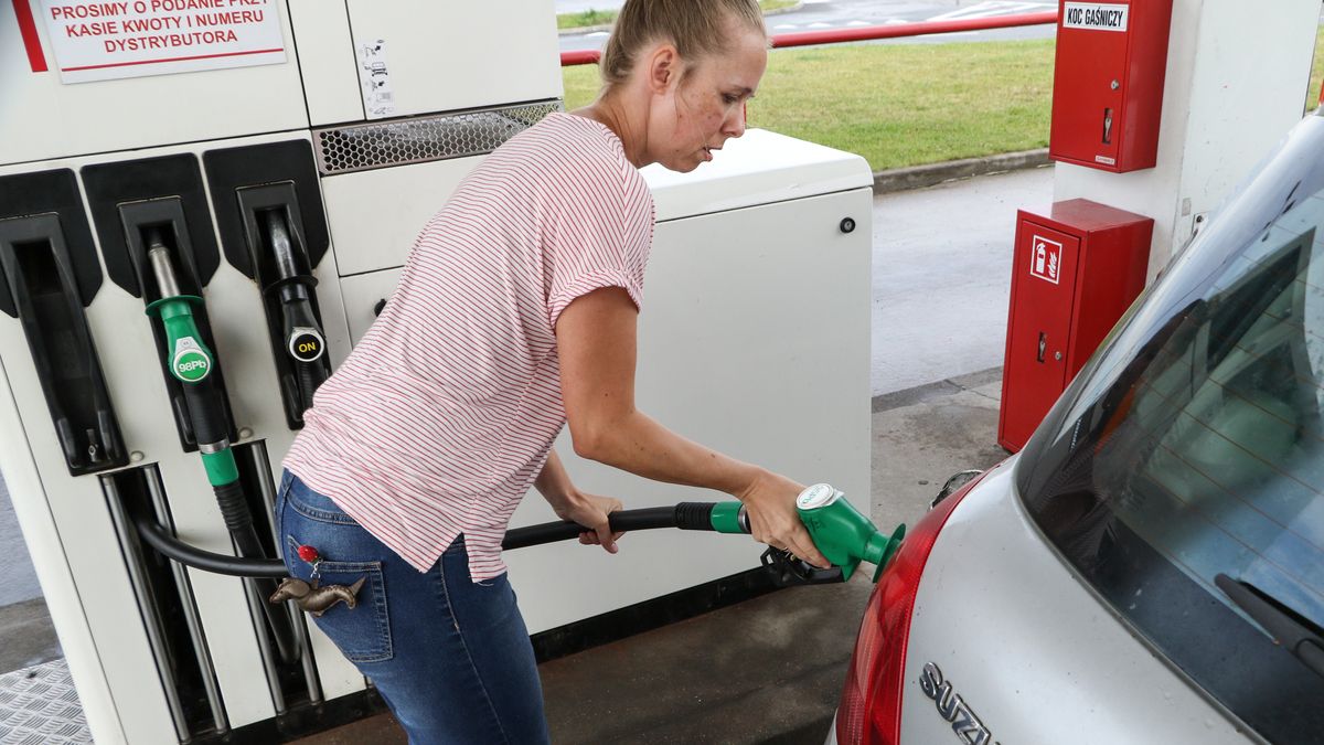 Woman filling a silver Suzuki Swift car with petrol at a Auchan gas station is seen in Gdansk, Poland on 21 July 2019 According to forecasts of the fuel market analysts in Poland, a potential conflict with Iran in the face of oil will cause fuel price hikes at gas stations. There is currently no chance for prices below 5 zlotys per liter of gas, forecasted at the beginning of holidays. (Photo by Michal Fludra/NurPhoto via Getty Images)
