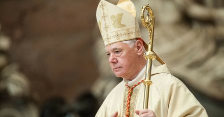 Kardynał Watykanu o wojnie. "Kościół dopuszcza zabójstwo w obronie koniecznej"