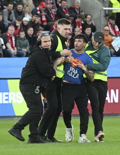 Photo by Halil Sagirkaya/Anadolu via Getty Images