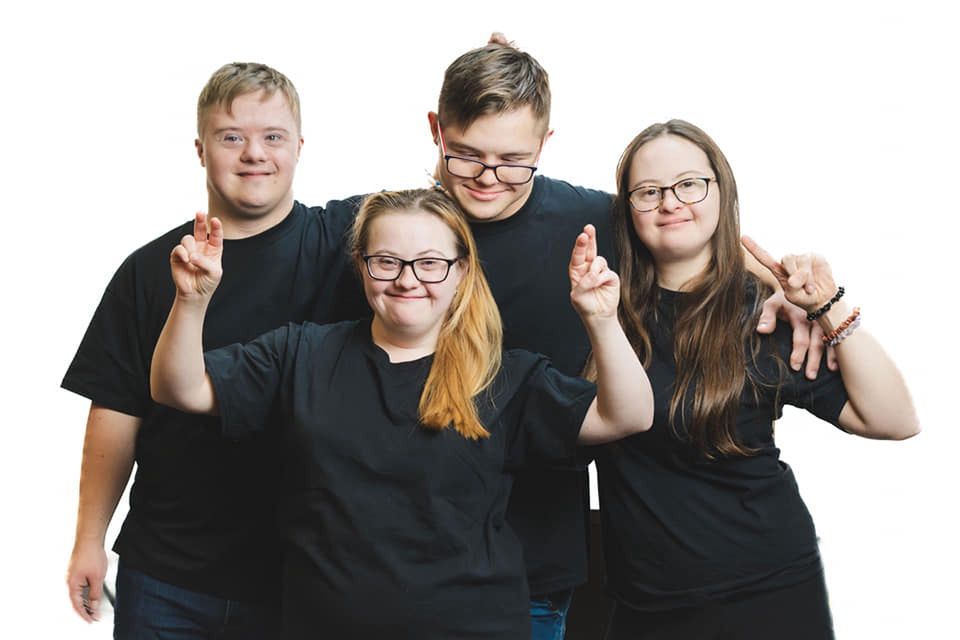 W kawiarni pracować będą cztery osoby: Julka, Monika, Janek i Szymek