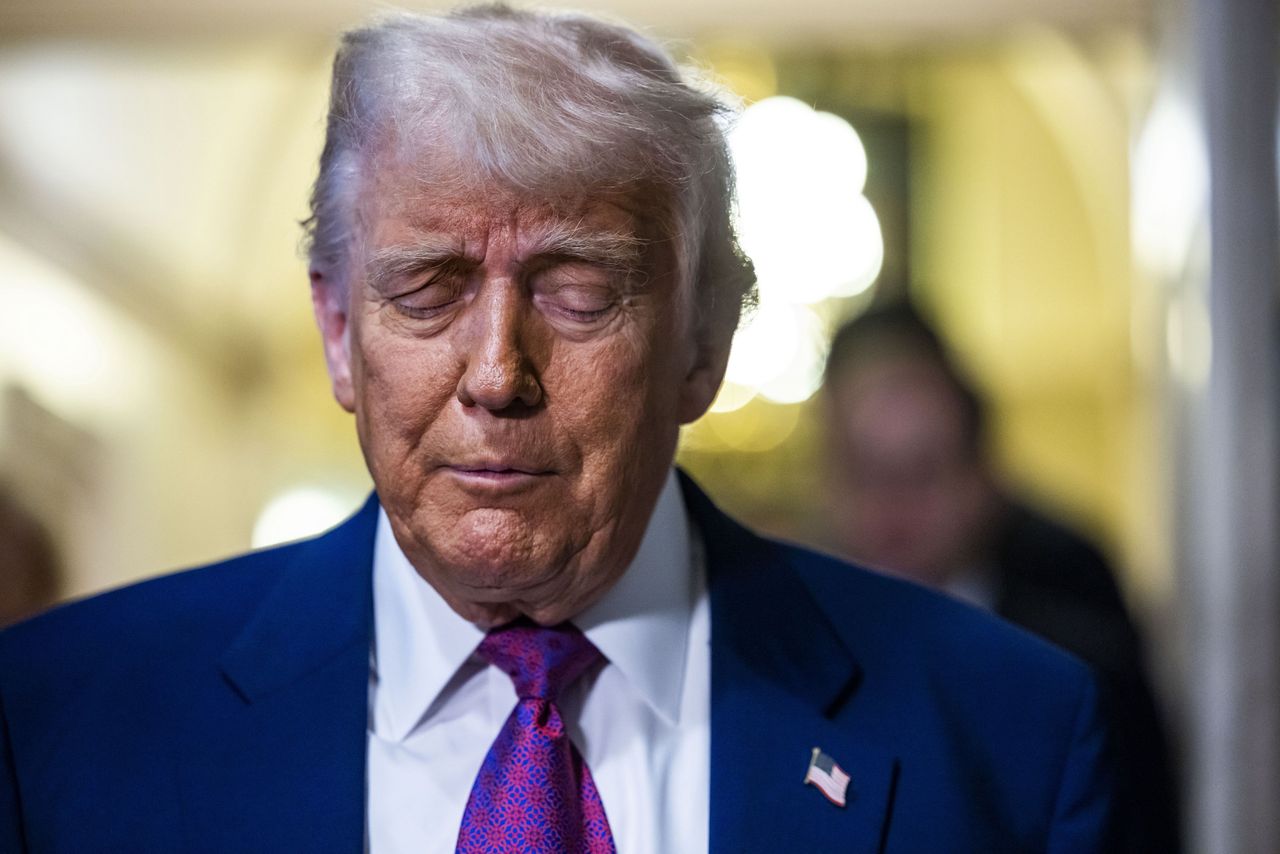Trump avoids peace role as tensions rise in Ukraine conflict