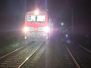 18-latek potrącony przez pociąg. Został zabrany do szpitala