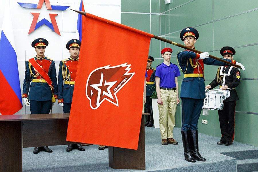 JunArmia, młode wojsko Putina. Nastolatki pójdą na front, by zastąpić poległych braci