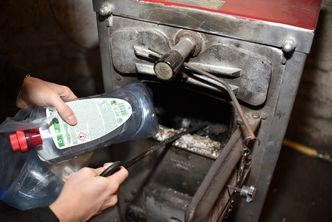 Śmieci trafiają do pieca zamiast na wysypisko? Firmy odbierają mniej odpadów od mieszkańców