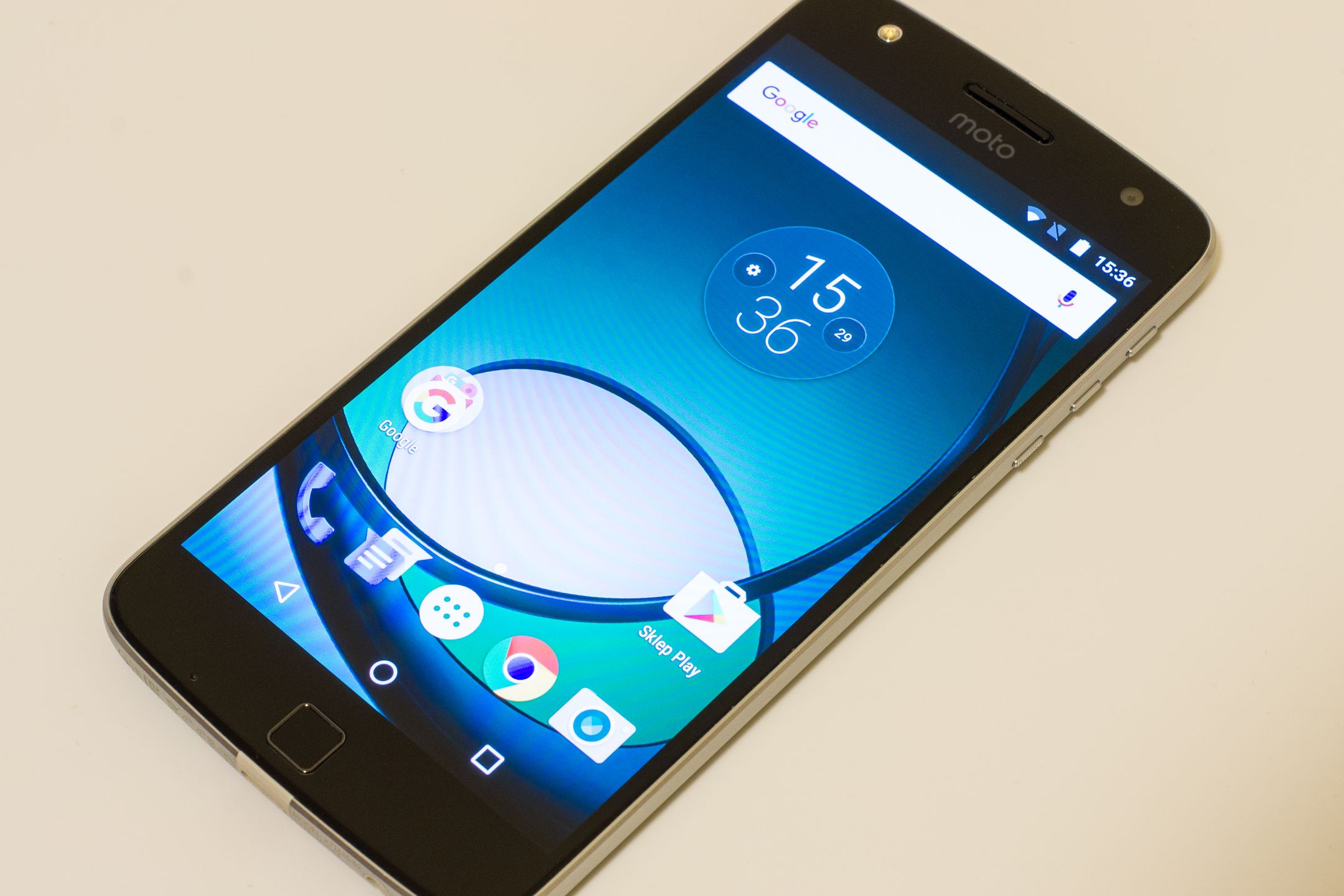 Lenovo Moto Z Play – test smartfonu, który zapowiada modułową przyszłość 8