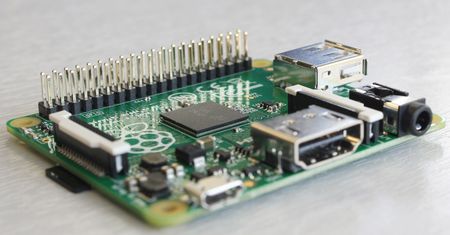 Nowa „Malina” już za 20 dolarów, ale czy 256 MB RAM i jedno USB 2.0 wystarczą?