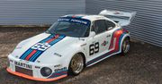 Wyścigówka i ogórek na sprzedaż: Porsche 934/5 i VW T2 Transporter