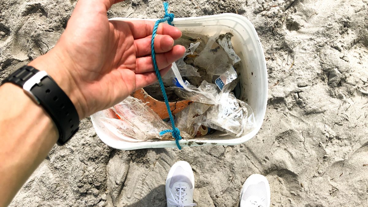 Sprzątanie brzegów Jeziora Mucharskiego