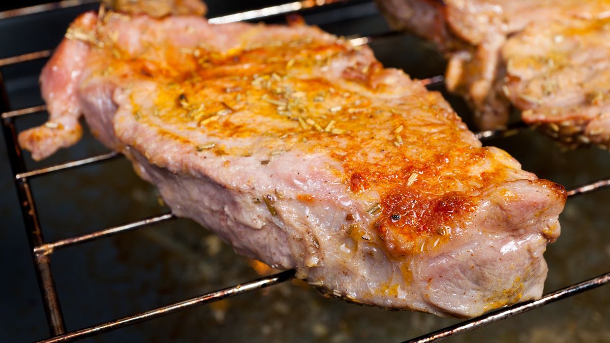 Karkówka z grilla może wyjść miękka i krucha jednocześnie