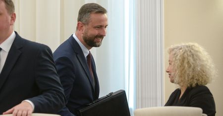 PSL torpeduje związki partnerskie. Resort rolnictwa: "duże ryzyko" wyłudzania nieruchomości rolnych