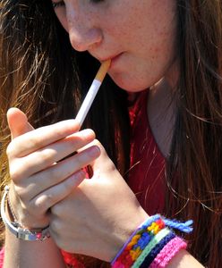 Sondaż: Ponad połowa 18-latków sięgnęła chociaż raz po papierosa