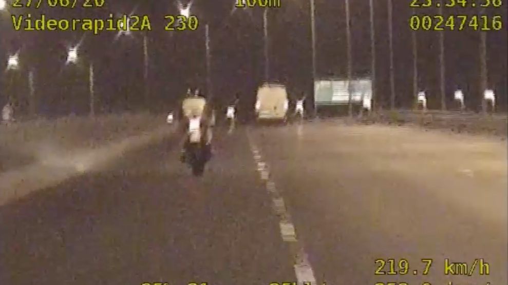 Pędził w terenie zabudowanym prawie 220 km/h