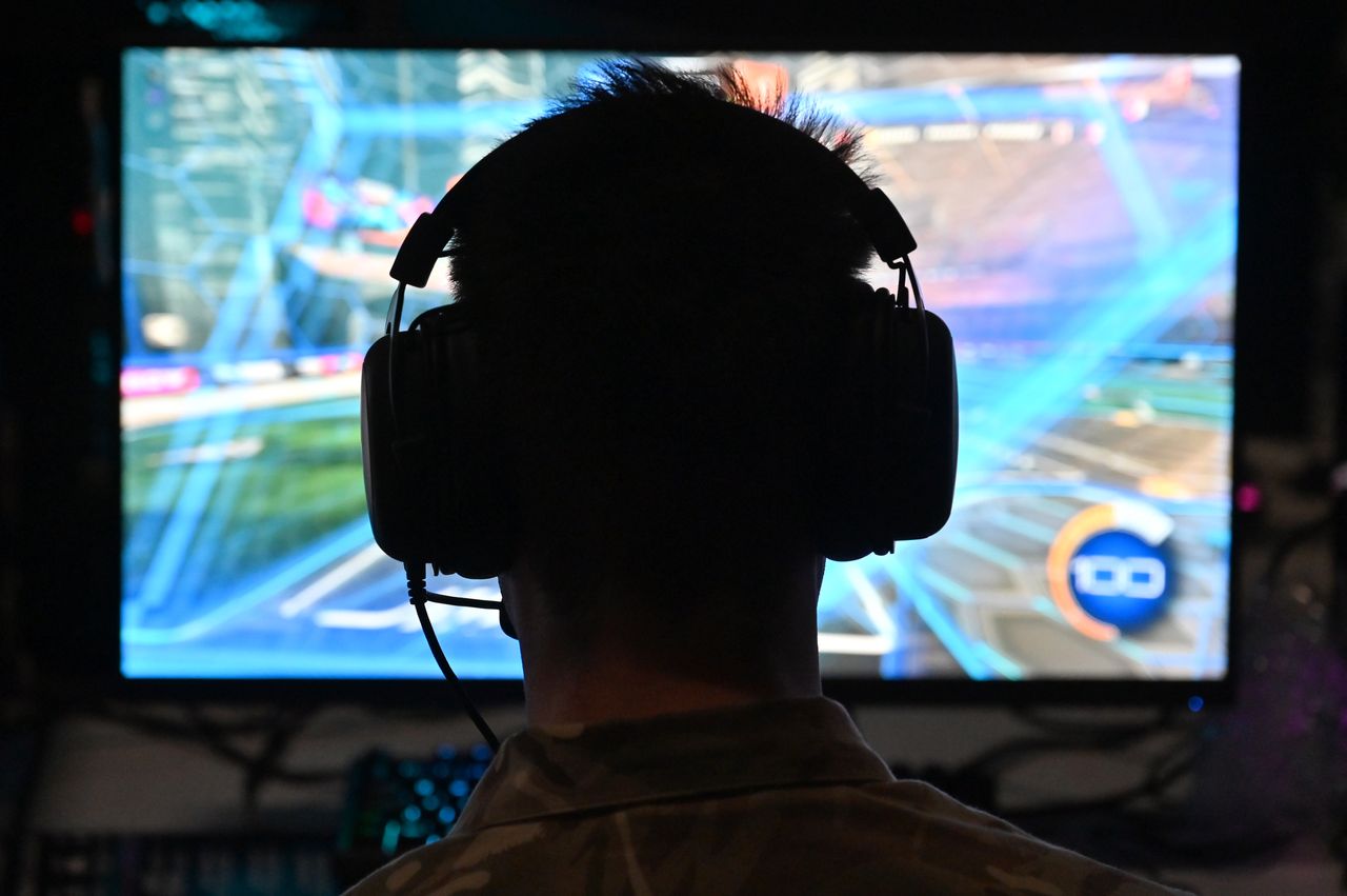 Ostrzeżenie CERT Orange. Łamanie licencji i wirus w jednym