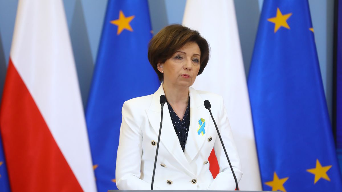  Warszawa, 07.03.2022. Minister rodziny i polityki społecznej Marlena Maląg wzięła udział w konferencji prasowej w KPRM w Warszawie, 7 bm. Konferencja dotyczyła wsparcia dla ukraińskich uchodźców. (aldg) PAP/Rafał Guz