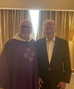 Biden zaskoczył księdza pytaniem po sekretnej mszy. Duchowny ujawnia o czym rozmawiali